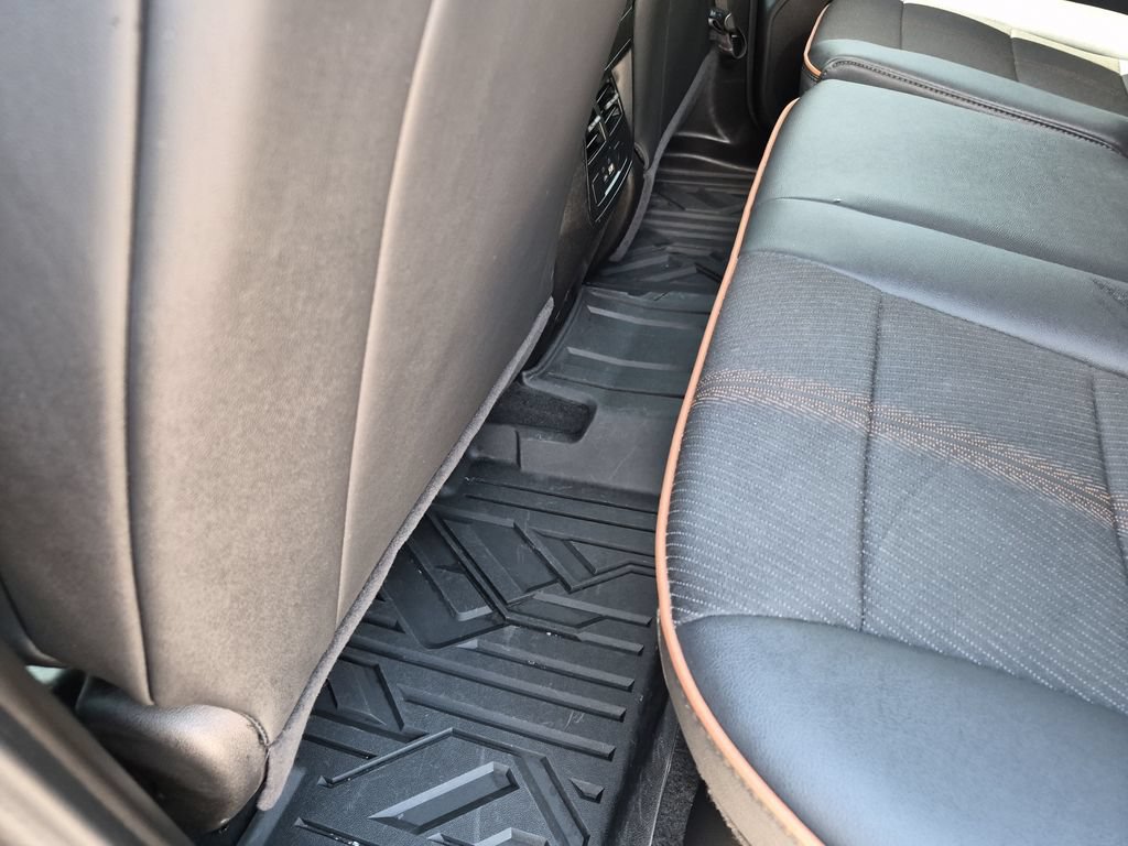 Used 2025 GMC Canyon AT4 w/ Nightfall Edition AWD/4WD image 37