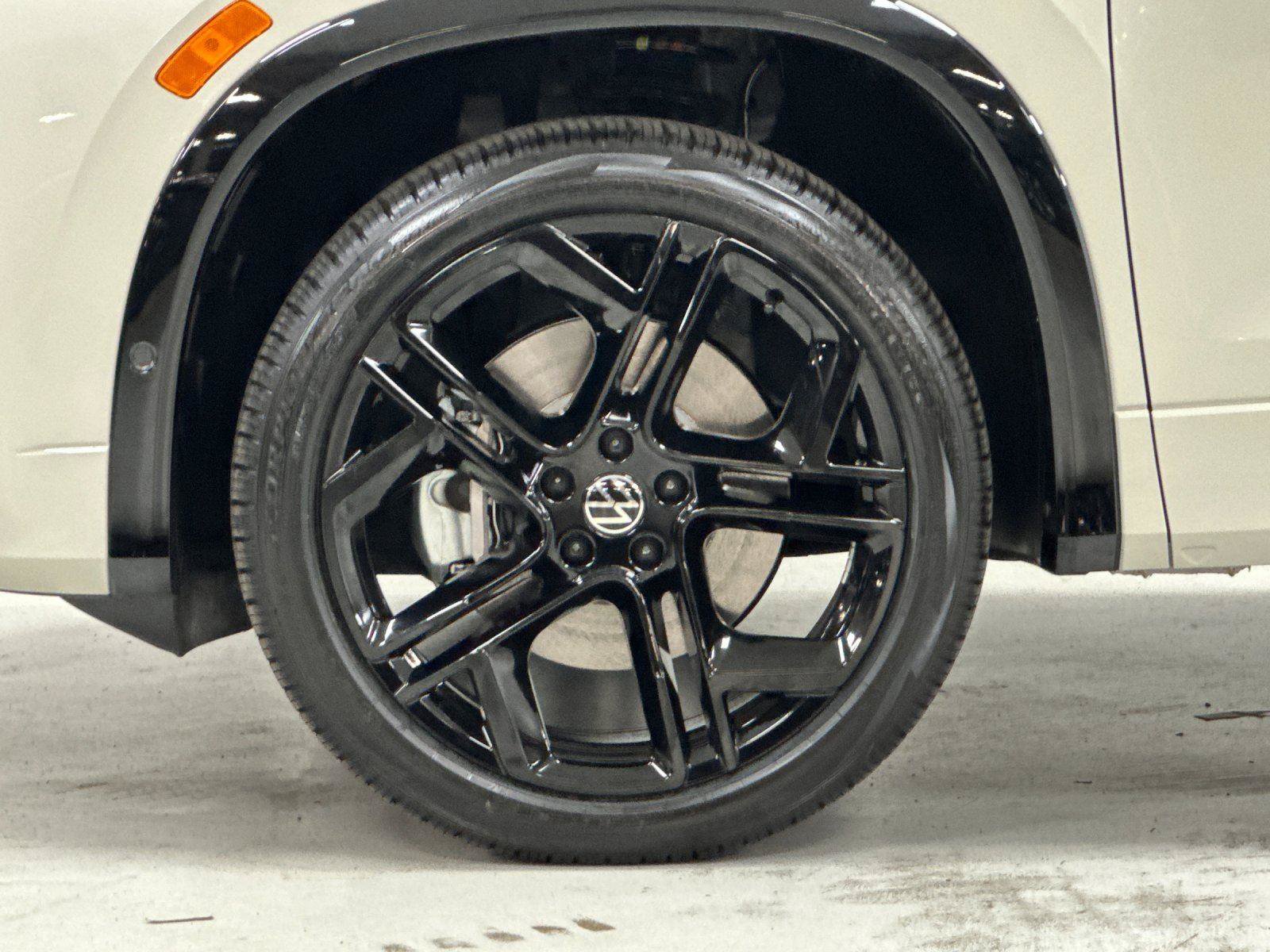 New 2026 Volkswagen Tiguan SE R-Line AWD/4WD image 24
