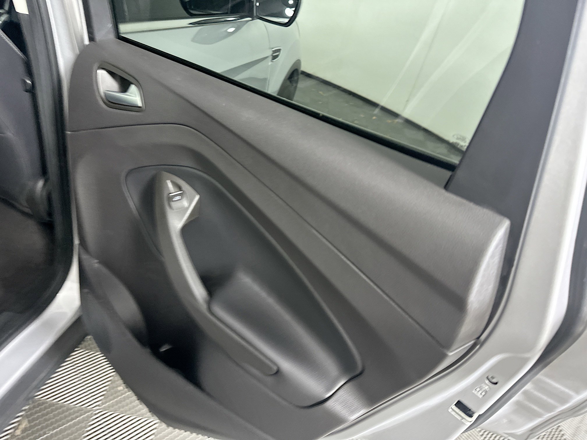 Used 2019 Ford Escape SEL image 30