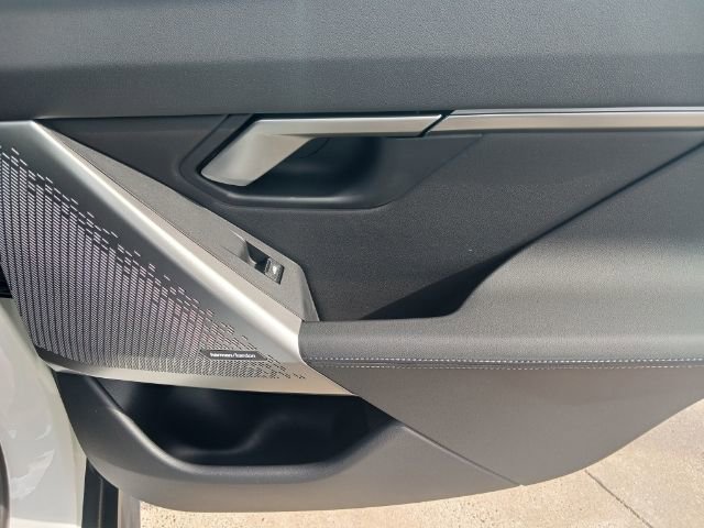 New 2024 BMW i5 eDrive40i w/ Convenience Package image 11