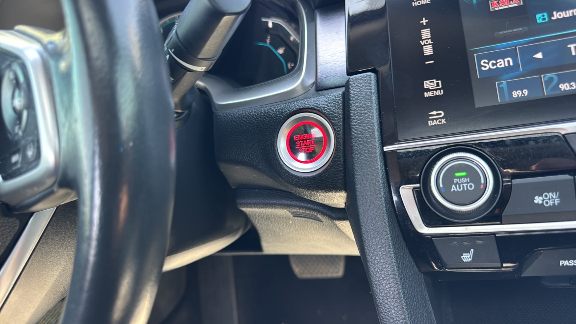 Used 2018 Honda Civic Touring image 24