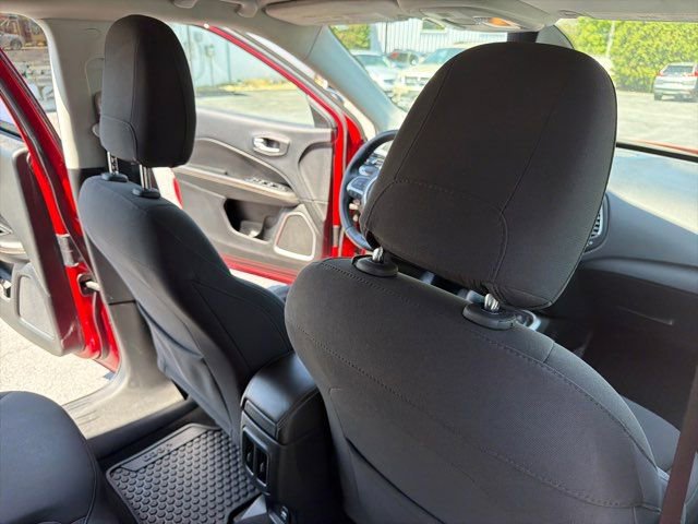 Used 2018 Jeep Compass Sport w/ Cold Weather Group AWD/4WD image 27