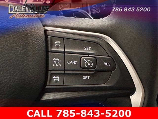 Used 2024 Jeep Grand Cherokee L Laredo image 12