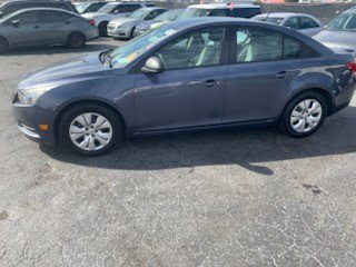 Used 2013 Chevrolet Cruze LS image 3
