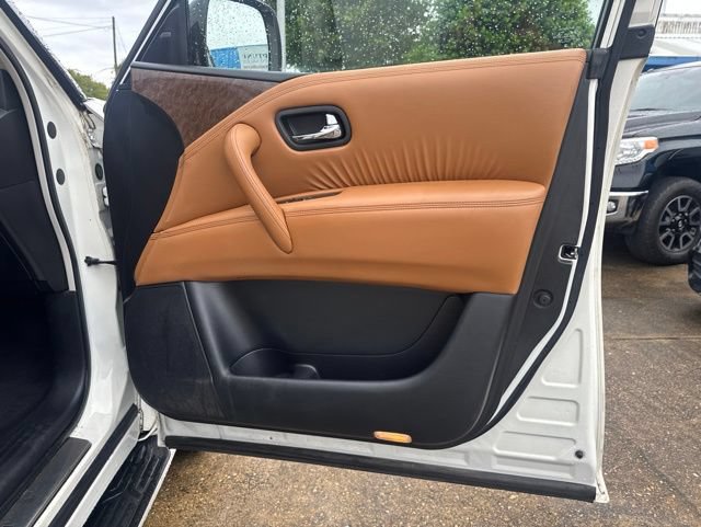 Used 2016 INFINITI QX80 4WD w/ Signature Edition Package image 17