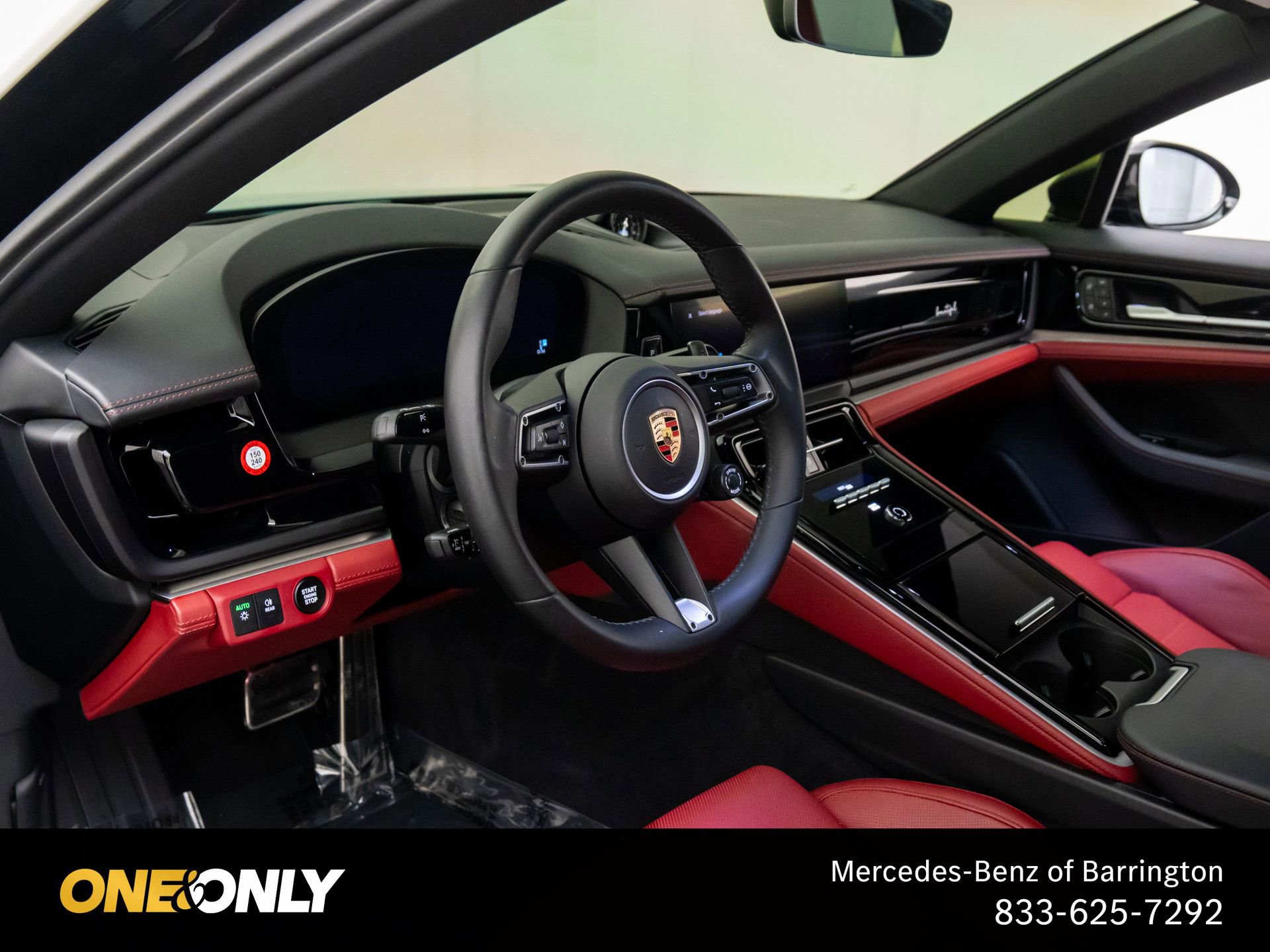 Used 2024 Porsche Panamera RWD image 18
