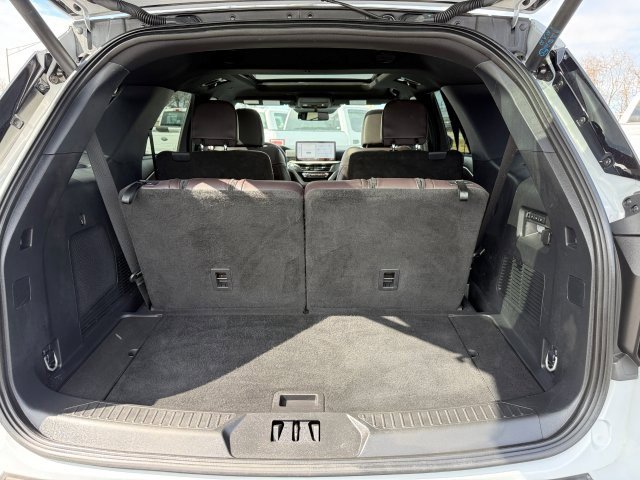 Certified 2025 Ford Explorer Platinum w/ LUX Leather Package image 21