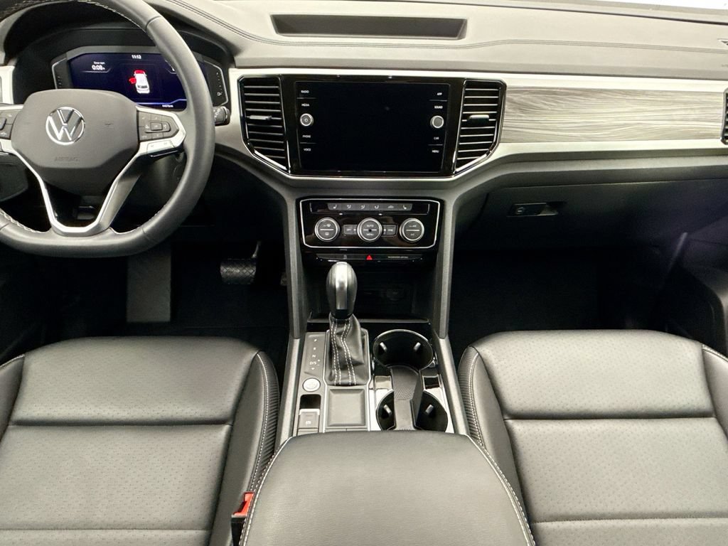 Certified 2023 Volkswagen Atlas Cross Sport SE w/ Panoramic Sunroof Package FWD image 13