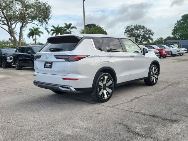 New 2026 Mitsubishi Outlander SE image 6