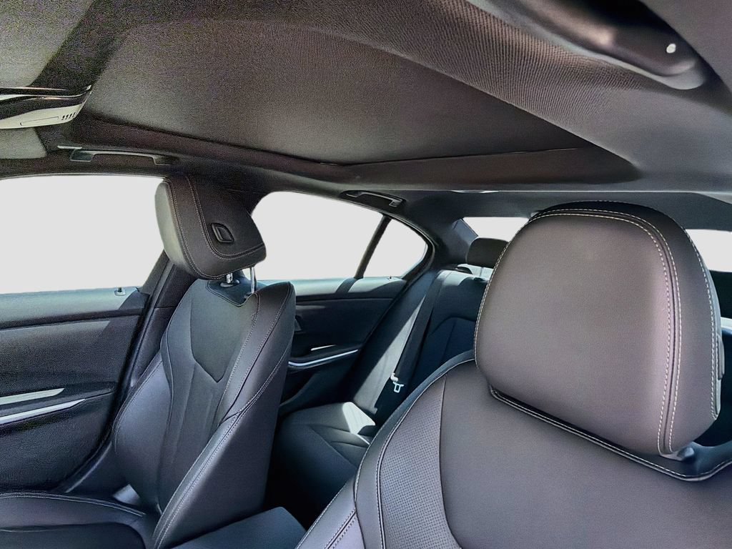 Used 2023 BMW 330i Sedan w/ Convenience Package RWD image 26