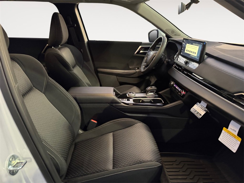 New 2026 Mitsubishi Outlander ES image 15