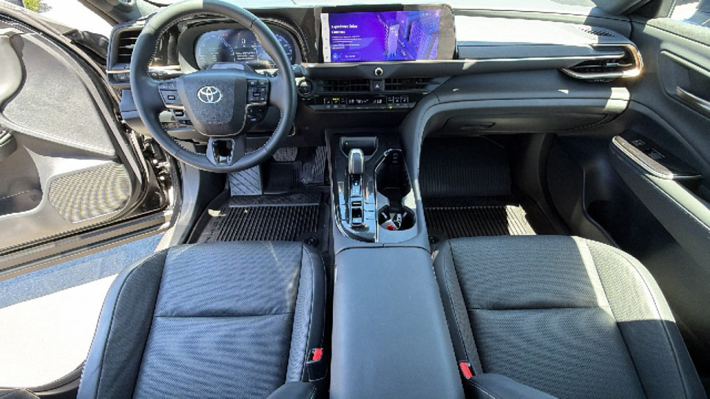 Certified 2025 Toyota Crown Signia w/ Advanced Technology Package AWD/4WD image 26