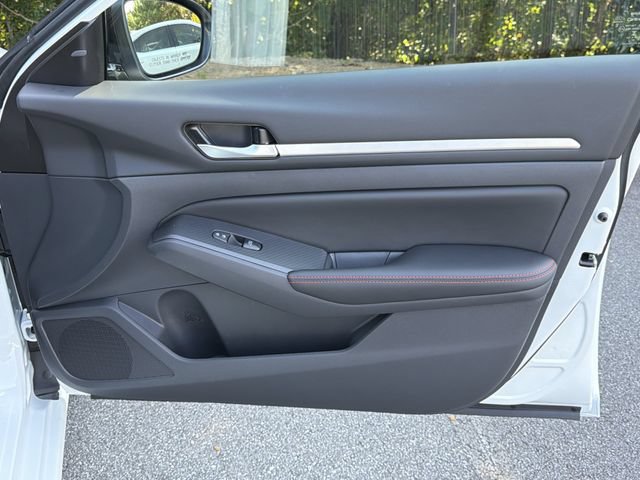 New 2026 Nissan Altima 2.5 SR FWD image 16