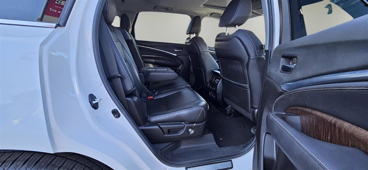 Used 2020 Acura MDX SH-AWD w/Technology Pkg image 24