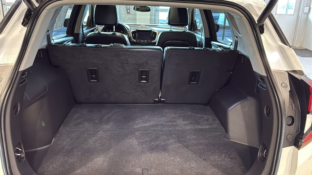Used 2022 GMC Terrain SLT w/ Infotainment Package II image 18