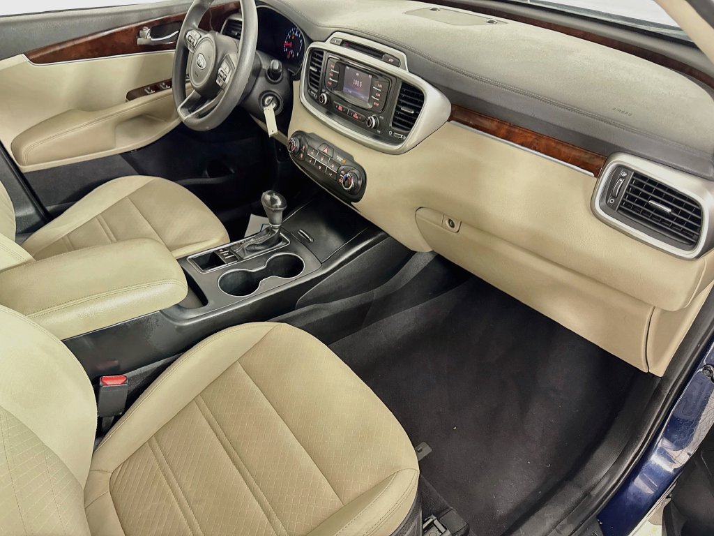 Used 2017 Kia Sorento AWD image 31