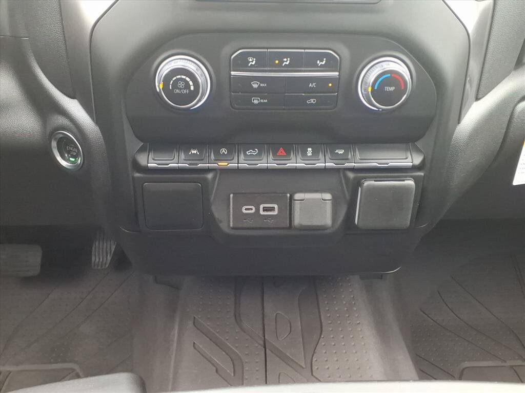 Used 2025 Chevrolet Silverado 1500 Custom RWD image 27