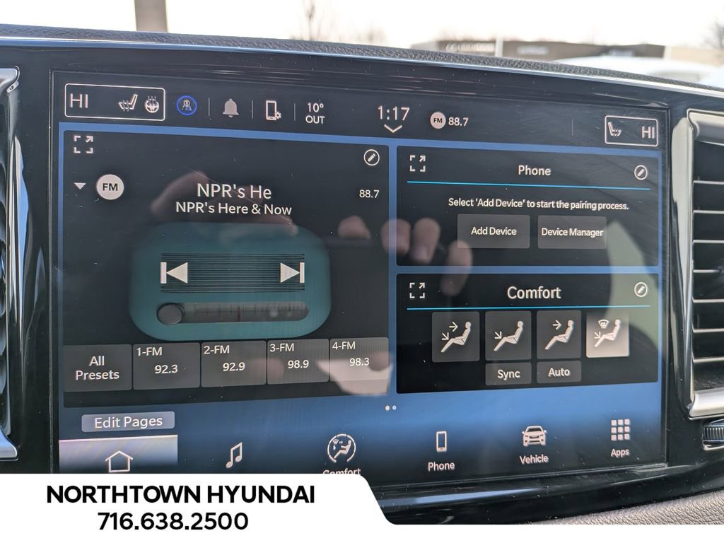 Used 2024 Chrysler Pacifica Touring-L image 20