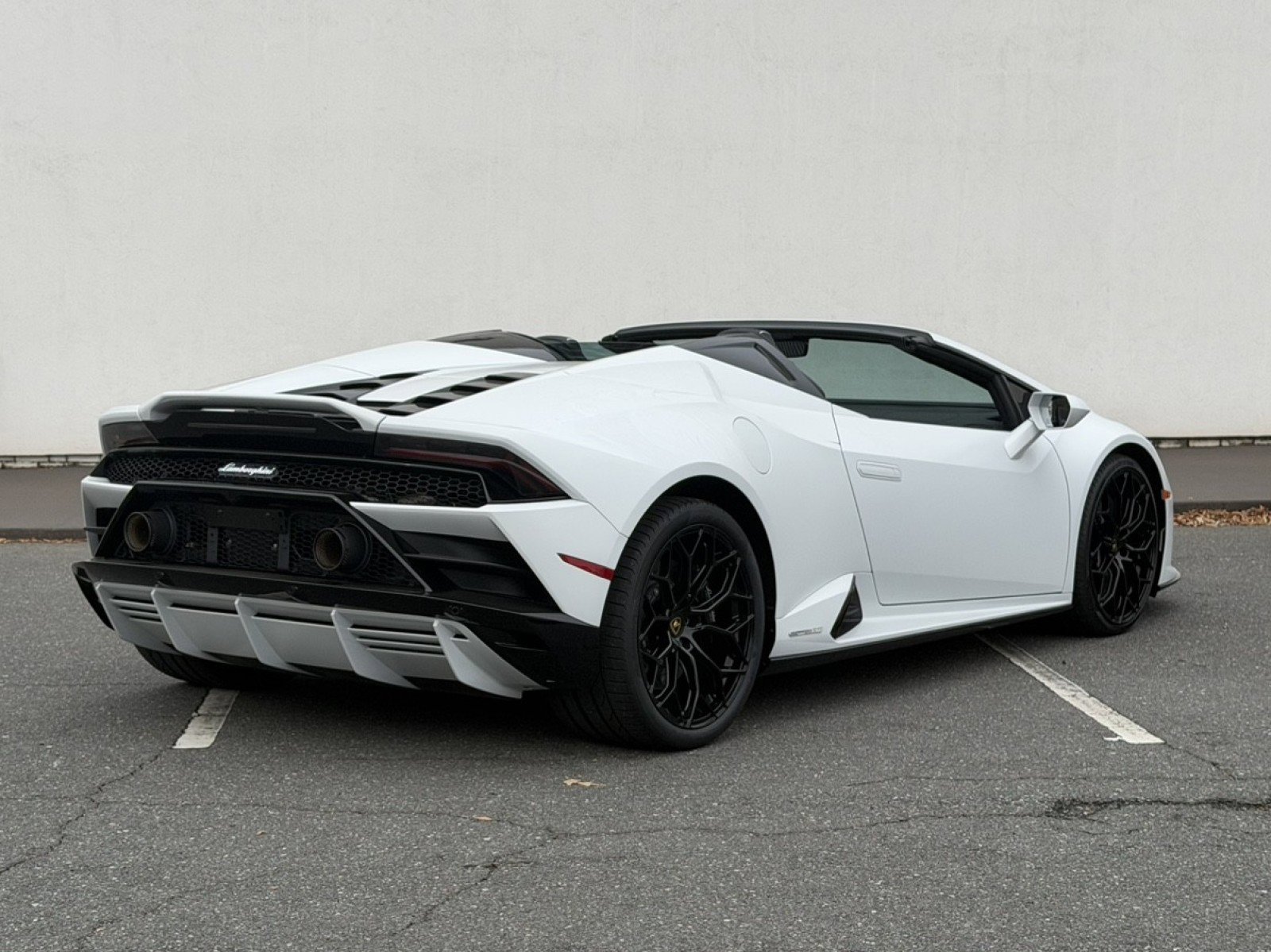 Used 2024 Lamborghini Huracan EVO image 6