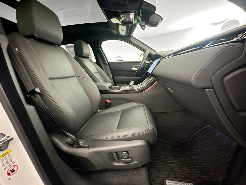 New 2026 Land Rover Range Rover Velar Dynamic SE image 28