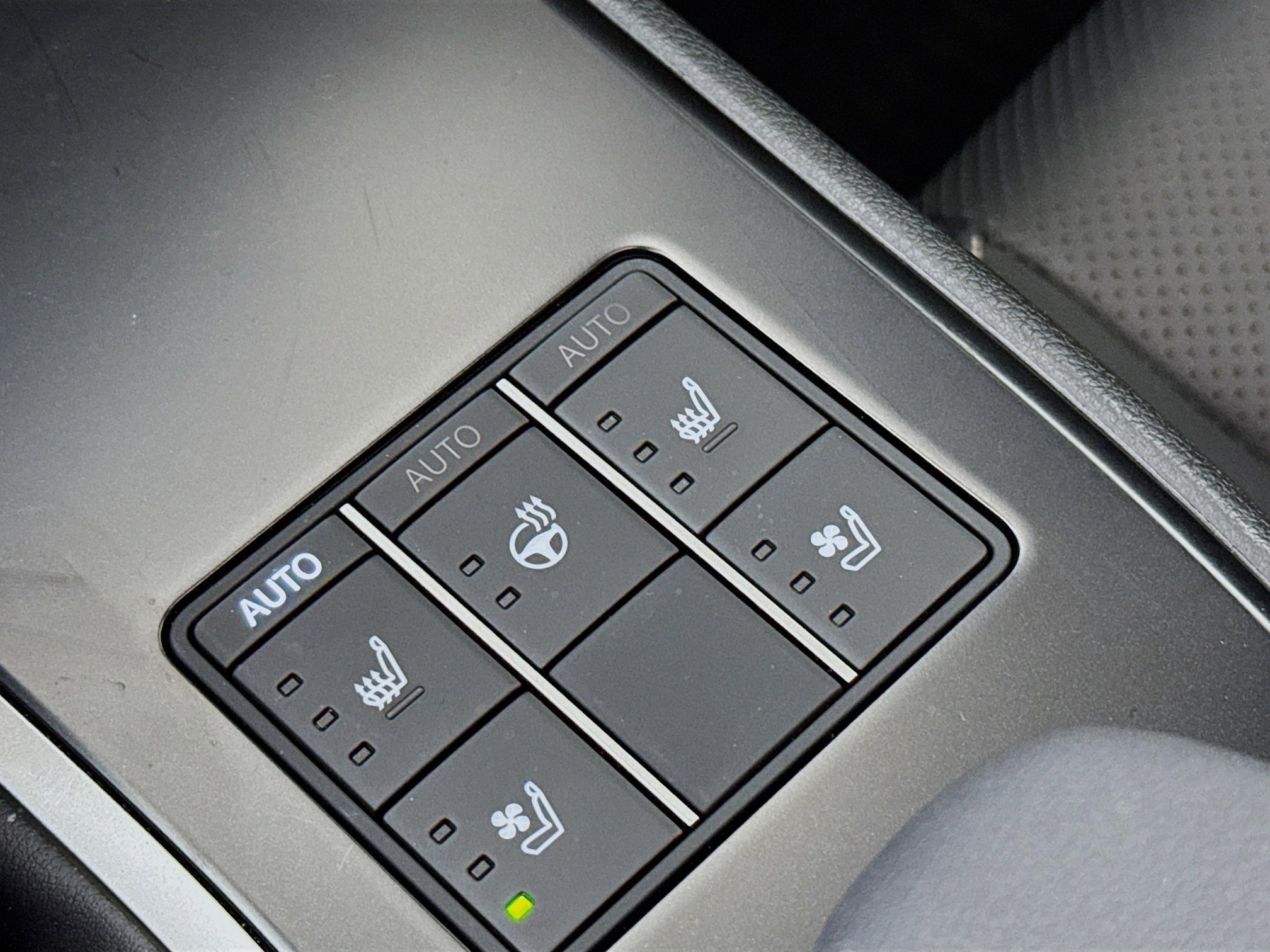 Used 2023 Lexus UX 250h AWD w/ Premium Package image 21