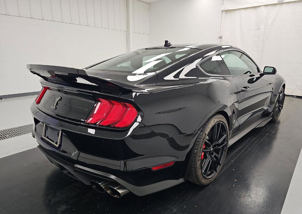 Used 2021 Ford Mustang Shelby GT500 w/ Technology Package image 4