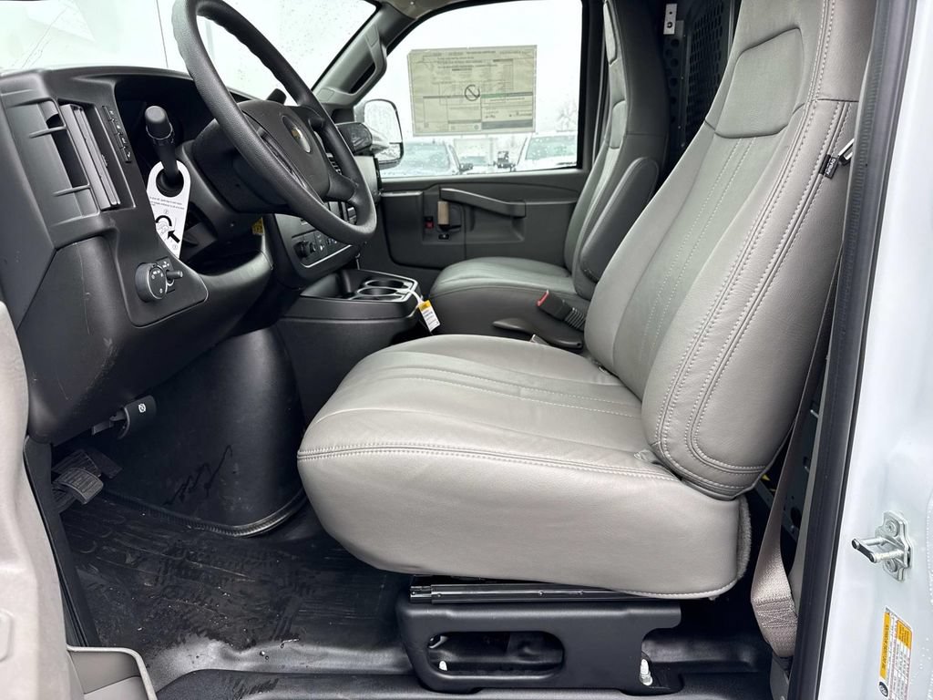 New 2026 Chevrolet Express 2500 w/ Driver Convenience Package RWD image 9