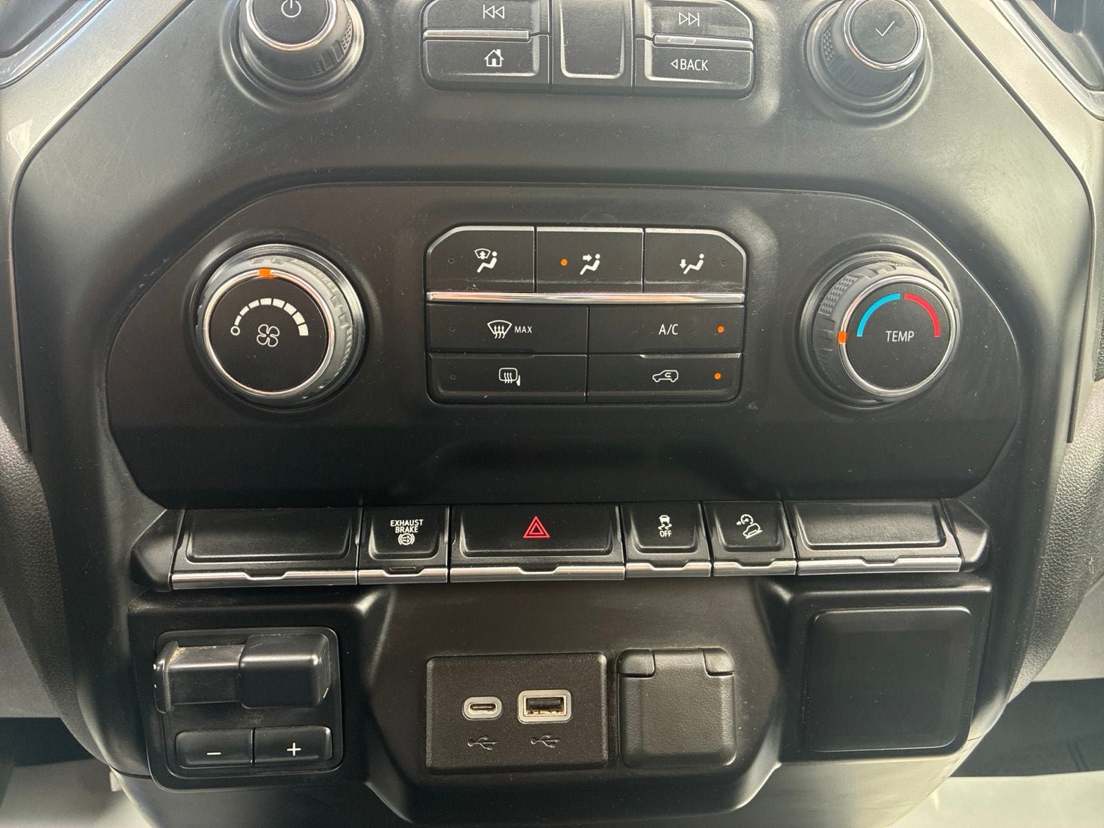 Used 2020 Chevrolet Silverado 2500 LT w/ Z71 Off-Road Package AWD/4WD image 22