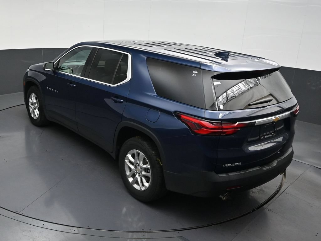 Used 2022 Chevrolet Traverse LS FWD image 17