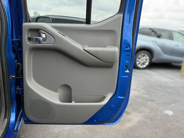 Used 2014 Nissan Frontier SV image 21