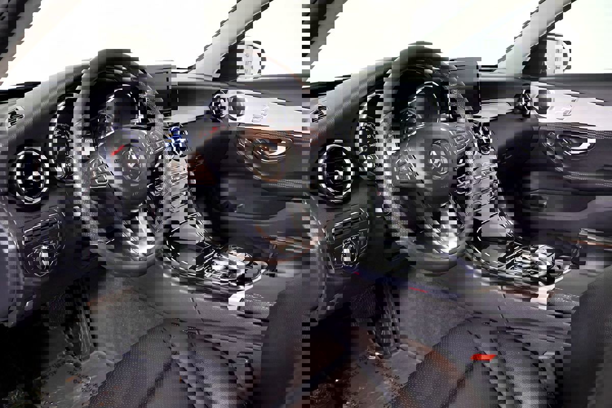 Used 2015 Mercedes-Benz C 300 Sport image 22