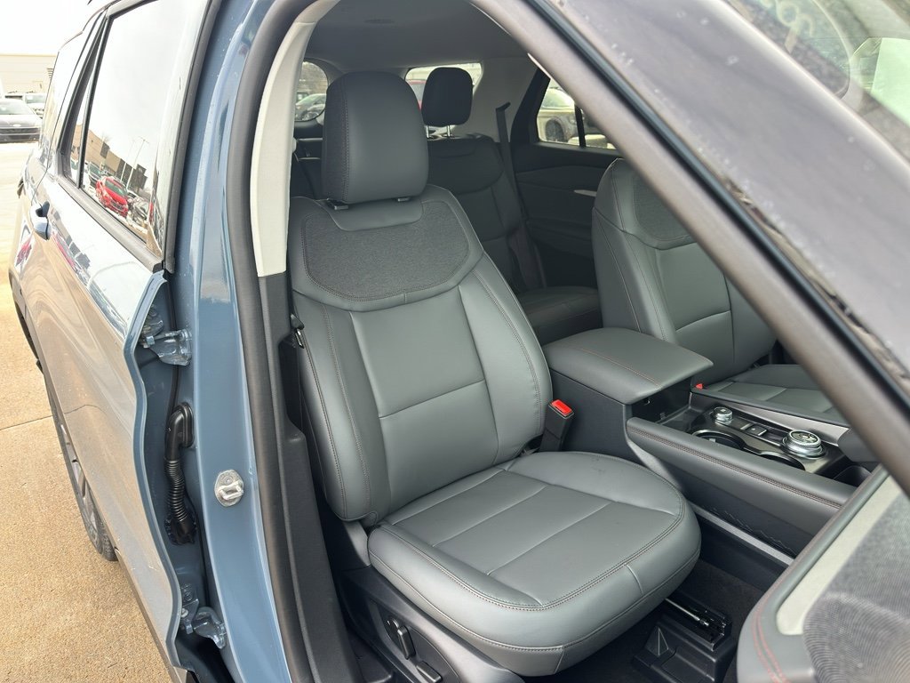 New 2026 Ford Explorer Active w/ Active Comfort Package image 28