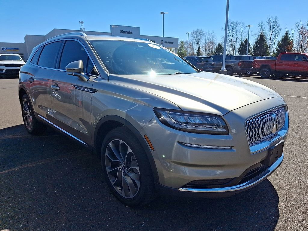 Used 2023 Lincoln Nautilus Reserve image 4