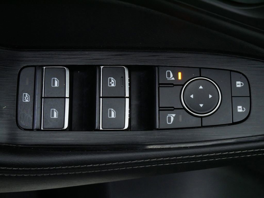 Used 2022 Nissan Rogue SL w/ SL Premium Package image 17