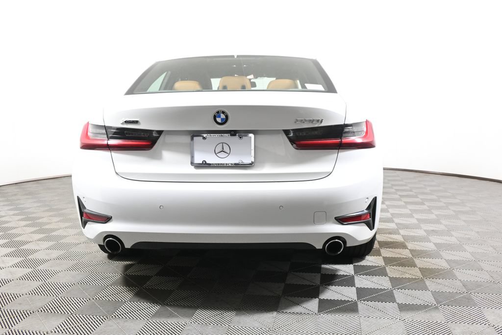 Used 2022 BMW 330i xDrive Sedan w/ Premium Package AWD/4WD image 6
