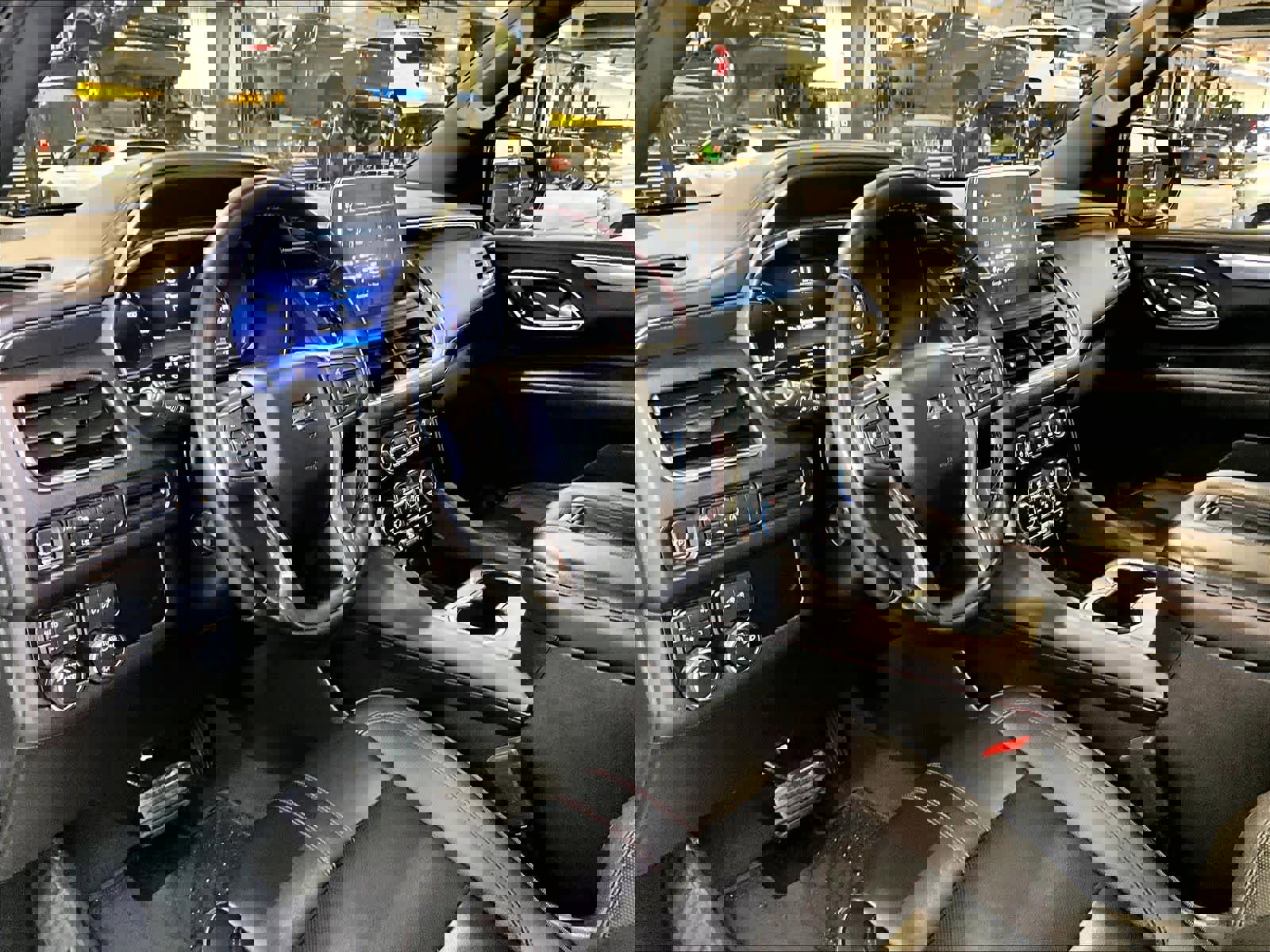 Used 2024 Chevrolet Suburban RST w/ Luxury Package image 8