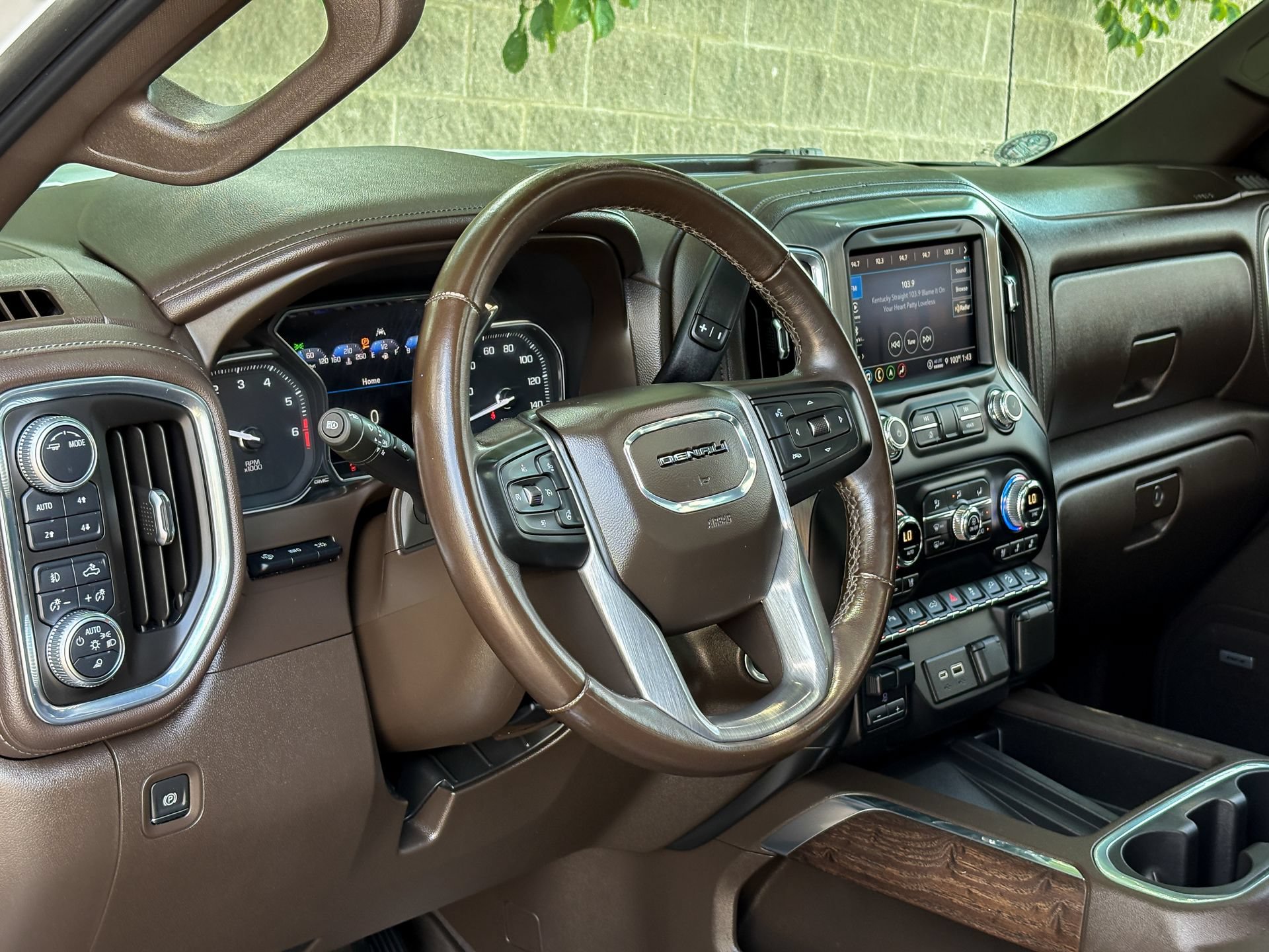 Used 2021 GMC Sierra 1500 Denali w/ Denali Ultimate Package AWD/4WD image 21