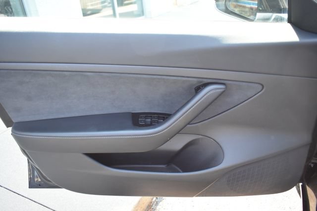 Used 2020 Tesla Model 3 Standard Range RWD image 17