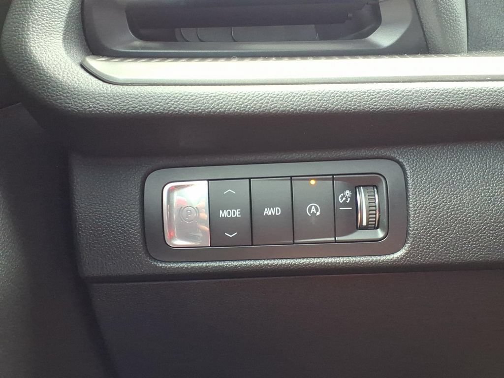 Used 2026 Chevrolet Traverse LT AWD/4WD image 22