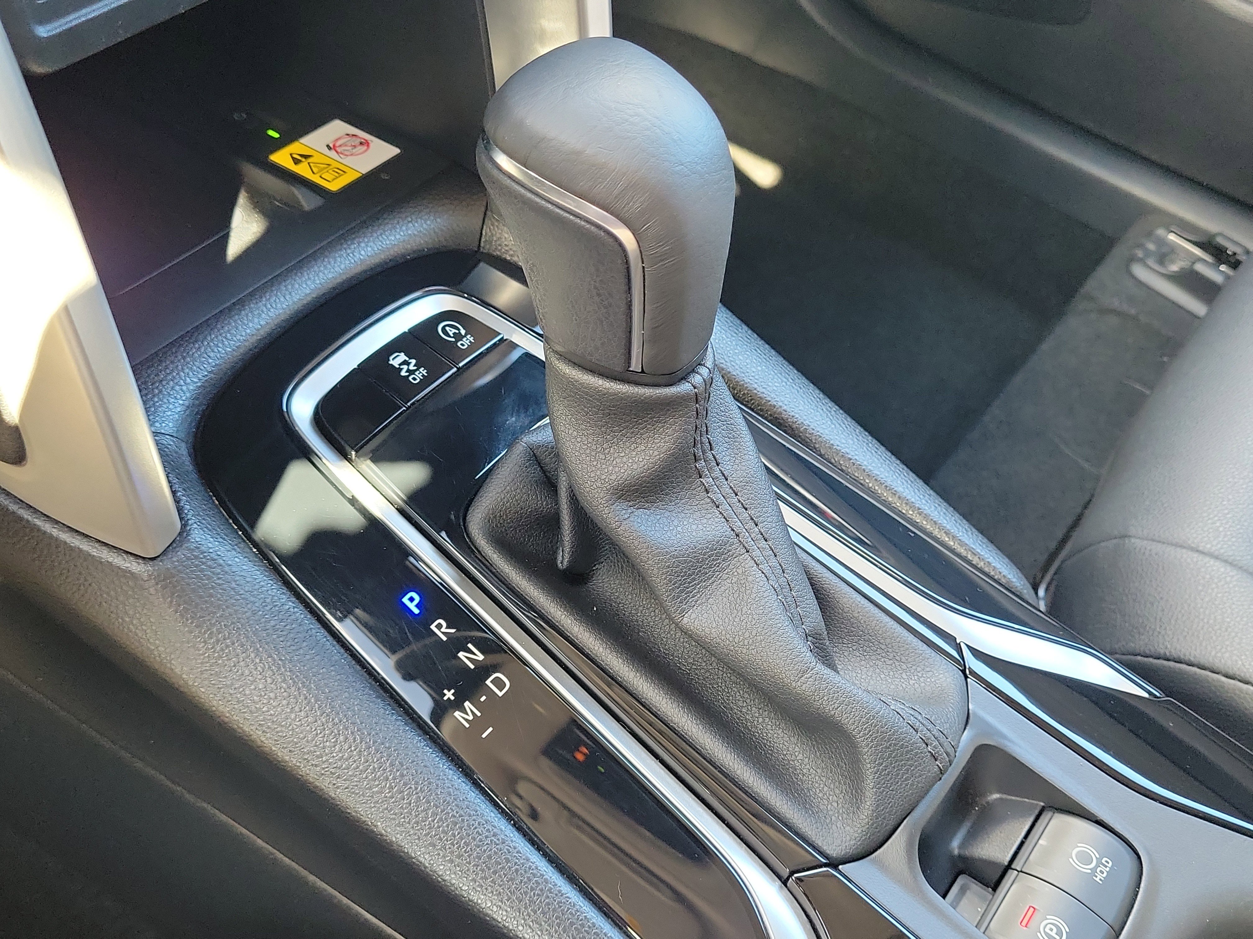 Used 2023 Toyota Corolla Cross XLE image 19