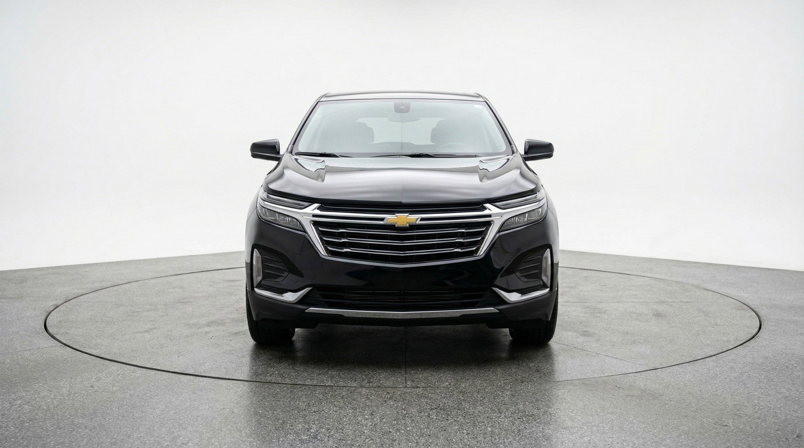 Used 2025 Chevrolet Equinox LT FWD image 2