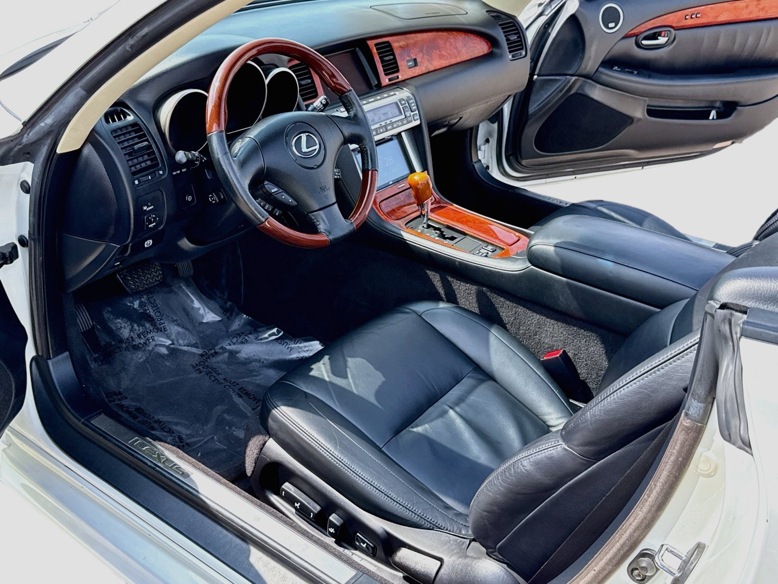 Used 2005 Lexus SC 430 Convertible w/ Preferred Accessory Pkg RWD image 11