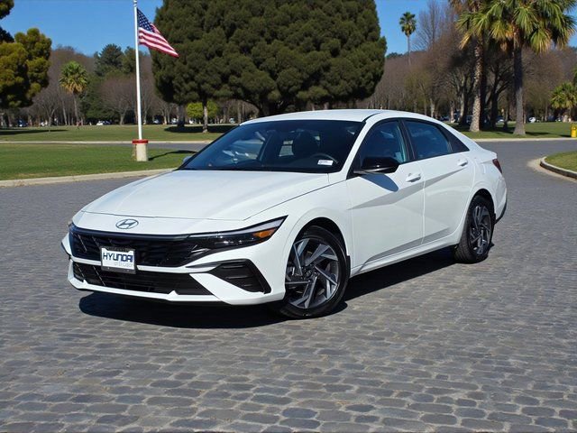 Certified 2025 Hyundai Elantra Sport image 2