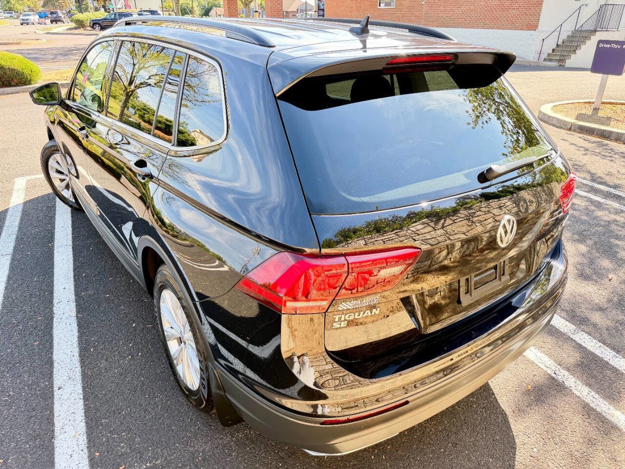 Used 2019 Volkswagen Tiguan SE image 14