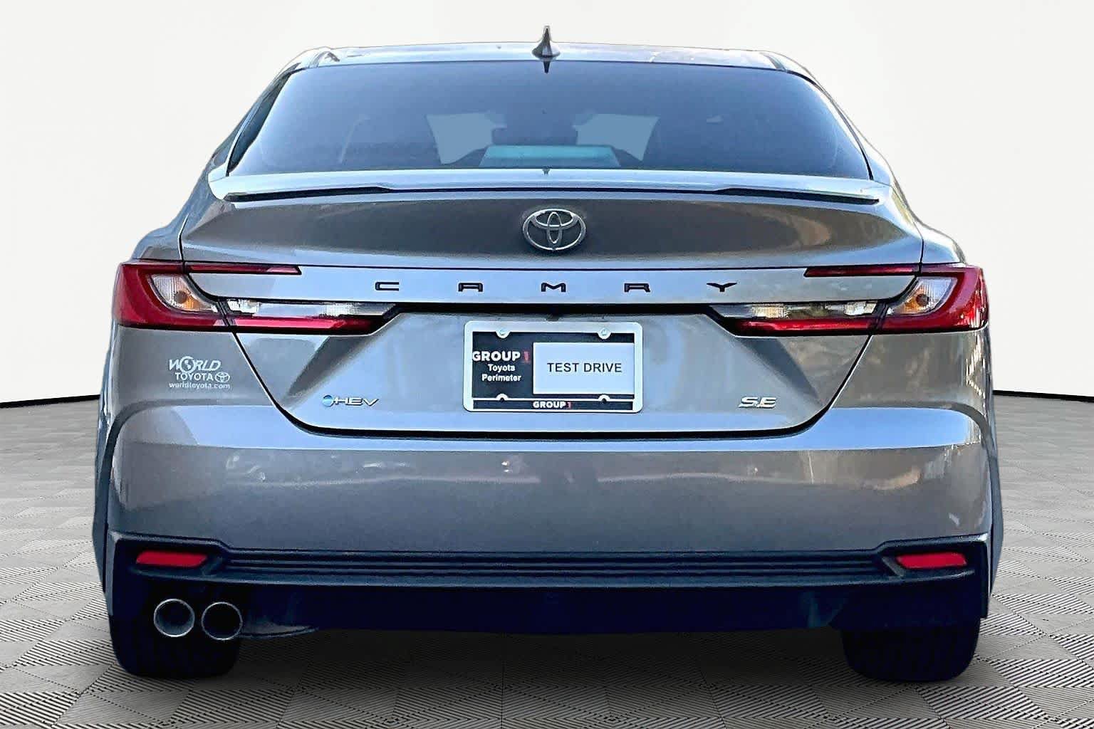 Used 2025 Toyota Camry SE w/ Multimedia Upgrade Package FWD image 5