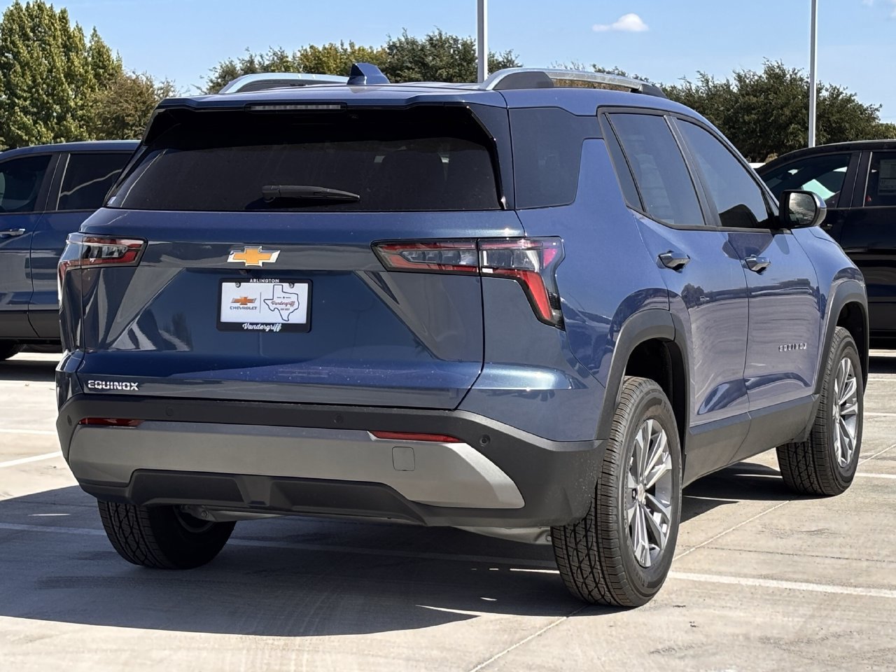 New 2027 Chevrolet Equinox LT FWD image 5