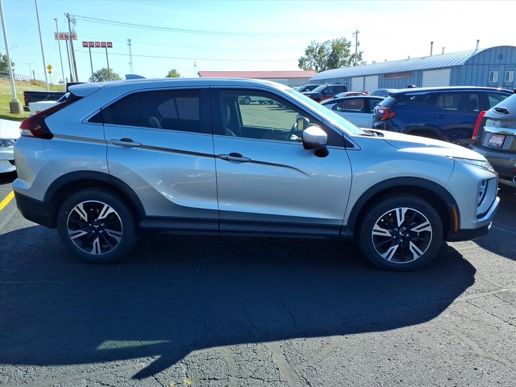 Used 2024 Mitsubishi Eclipse Cross SE image 2