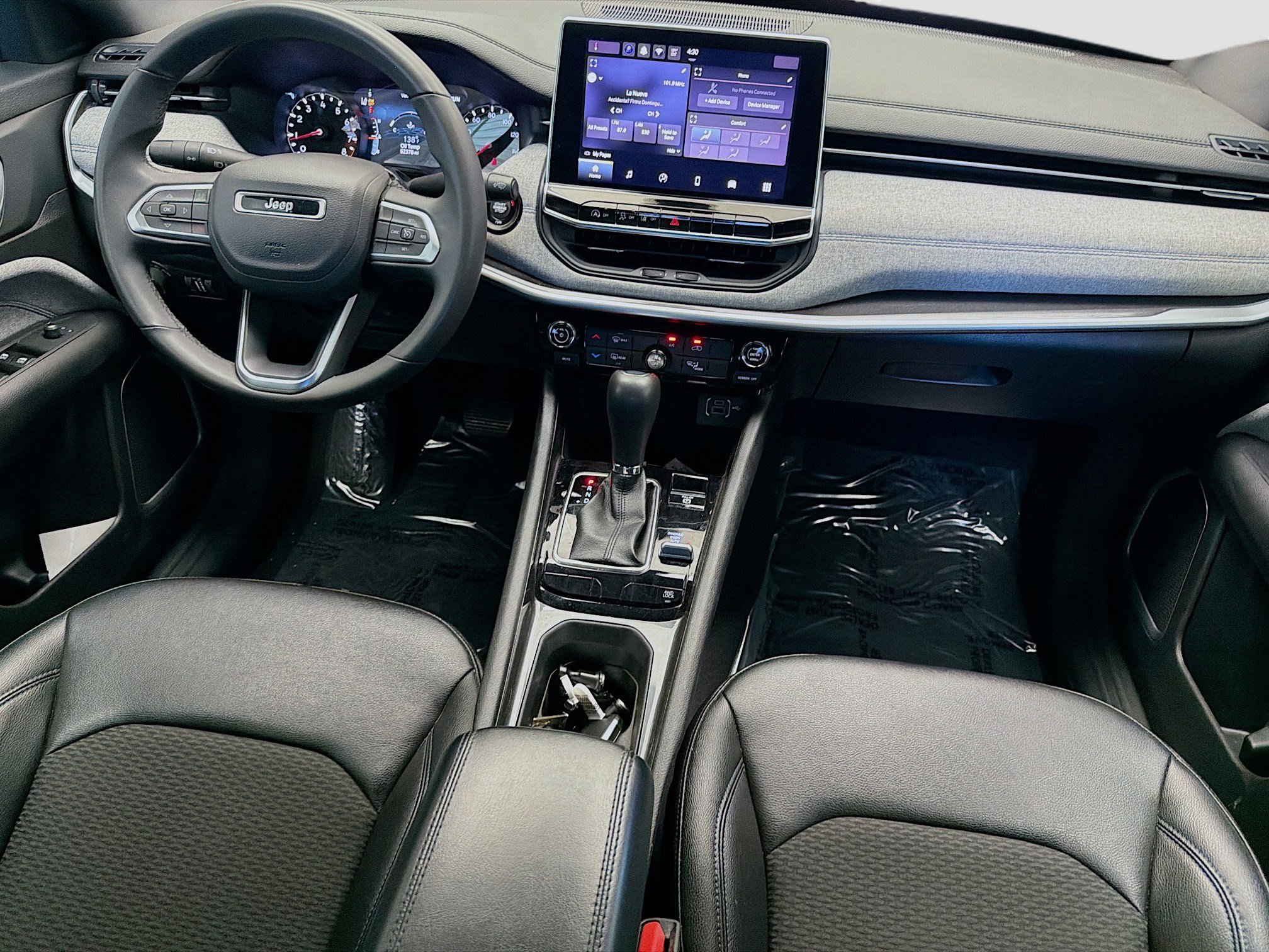 Used 2024 Jeep Compass Latitude image 12