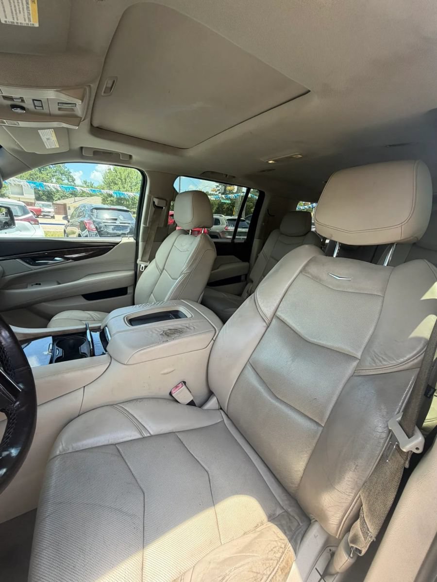 Used 2015 Cadillac Escalade ESV Luxury RWD image 11