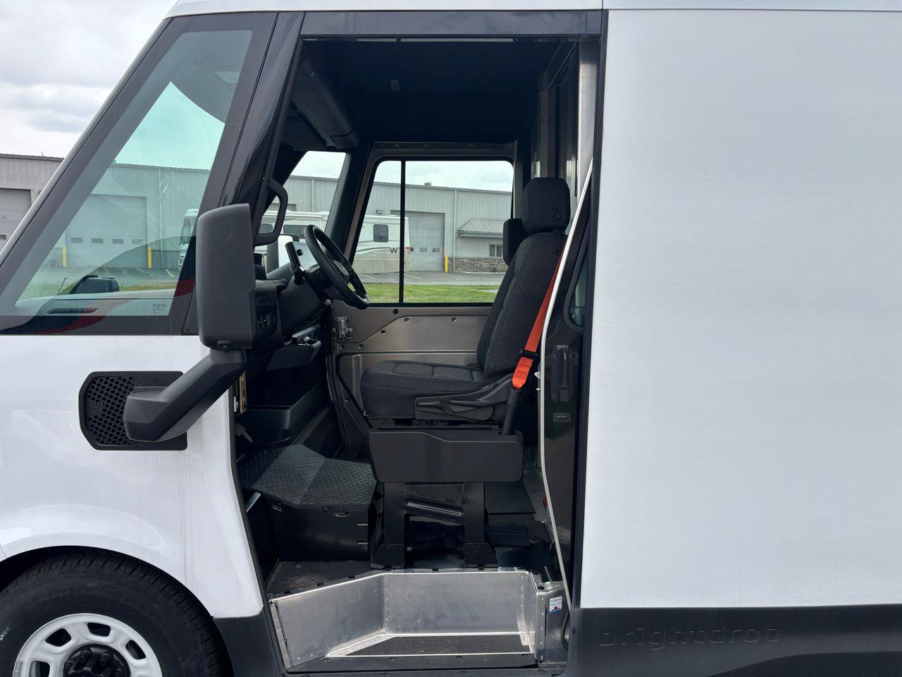 Used 2024 Chevrolet Brightdrop 600 w/ Commercial Equipment Package AWD/4WD image 9